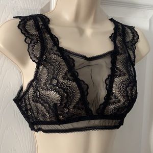 Top shop lace bra top. black lace. size UK 12, US 8